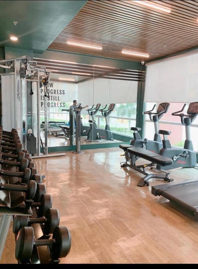 Lancris Residences 2 Bedroom Entire Apartment Near Airport With Pool Paranaque City Kültér fotó