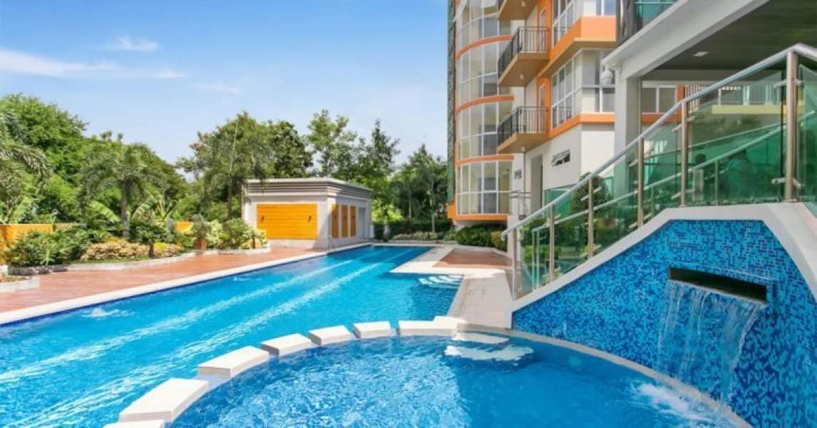 Lancris Residences 2 Bedroom Entire Apartment Near Airport With Pool Paranaque City Kültér fotó