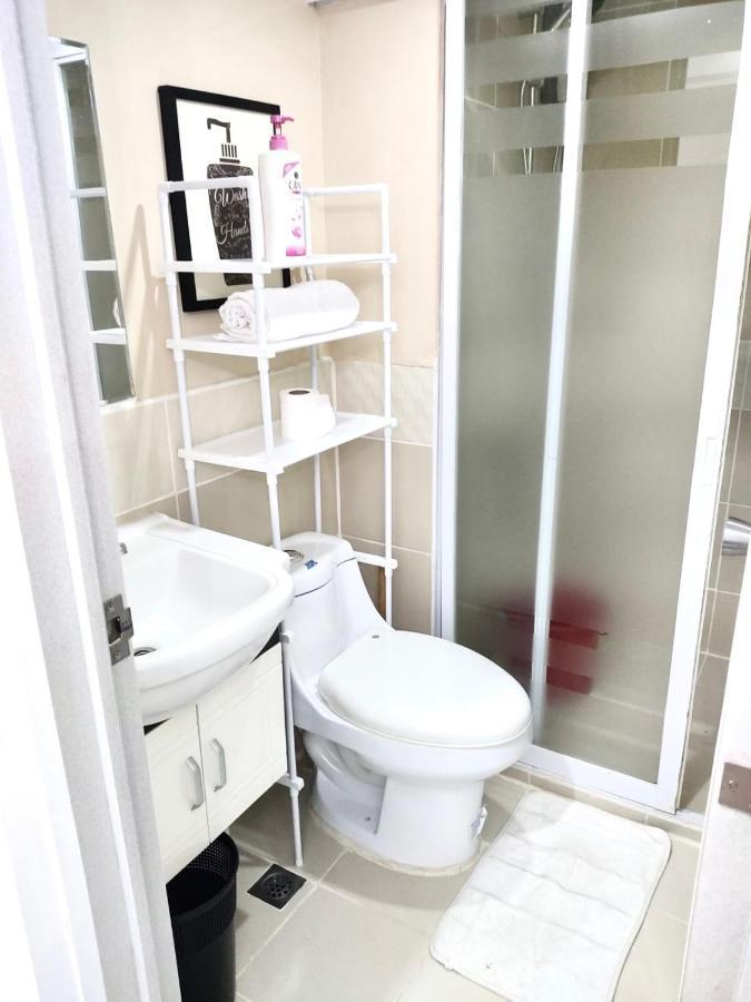 Lancris Residences 2 Bedroom Entire Apartment Near Airport With Pool Paranaque City Kültér fotó