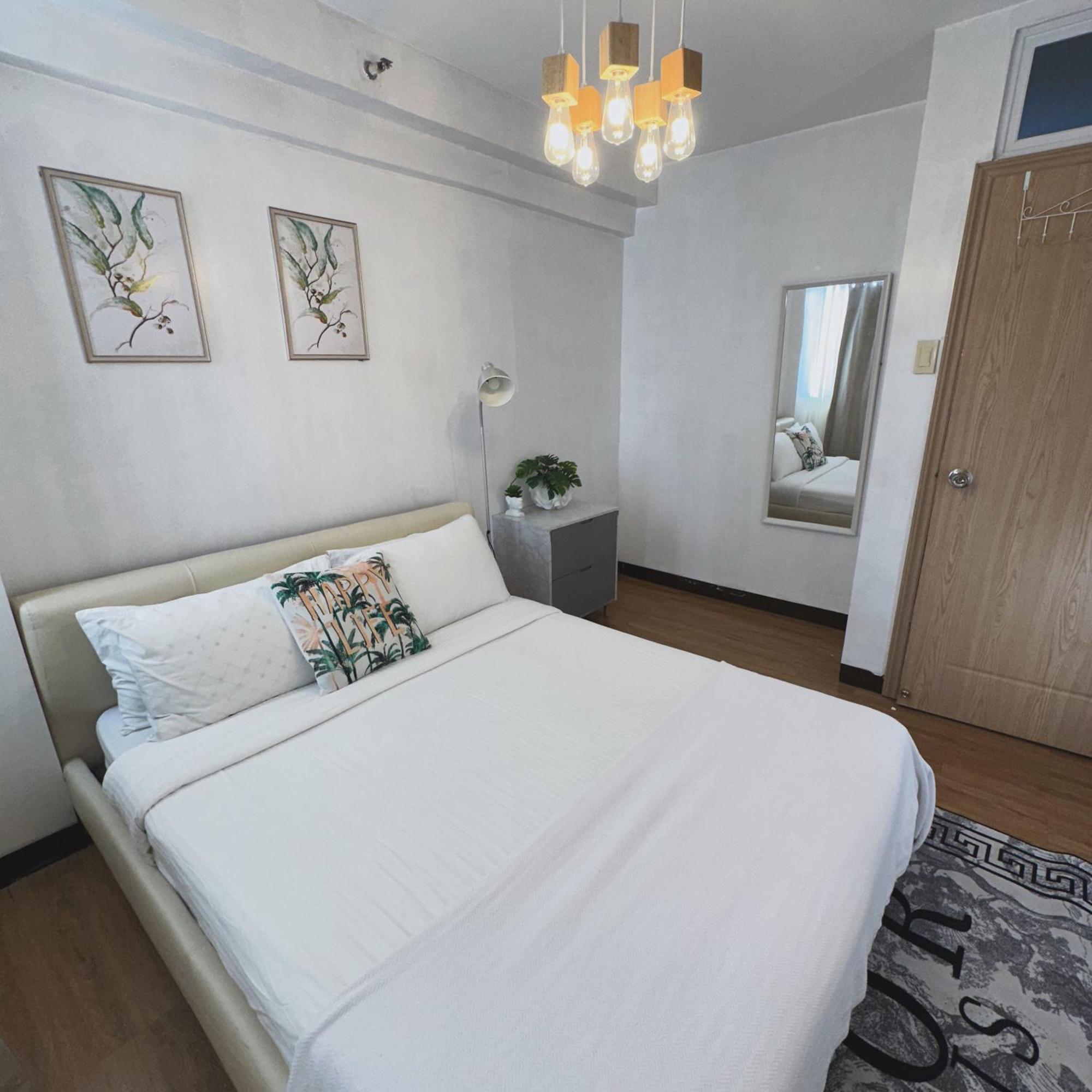Lancris Residences 2 Bedroom Entire Apartment Near Airport With Pool Paranaque City Kültér fotó