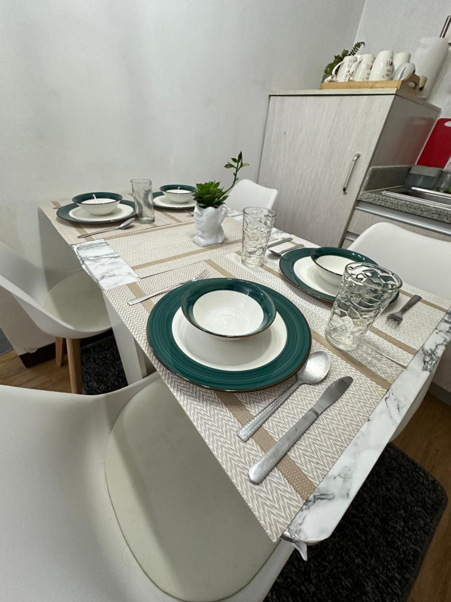Lancris Residences 2 Bedroom Entire Apartment Near Airport With Pool Paranaque City Kültér fotó